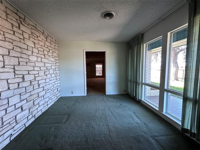 Building Photo - 180 Griesenbeck Ranch Rd