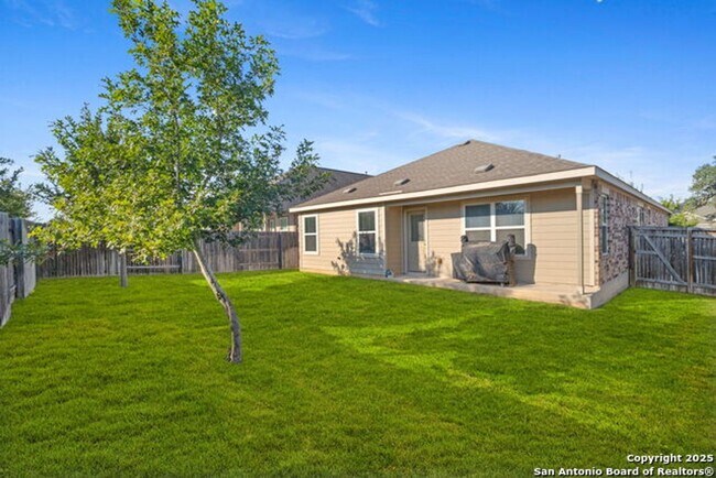 Building Photo - 3 Bedroom/2 Bath Potranco Run Subdivision