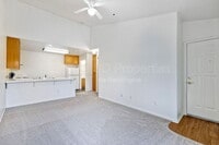 Building Photo - 9430 Winter Gdns Blvd