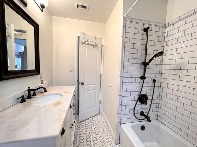 Building Photo - 3B/3B LUXURY Remodeled Home! w/ Garage! Large Fenced Backyard! Bike to the Beach!