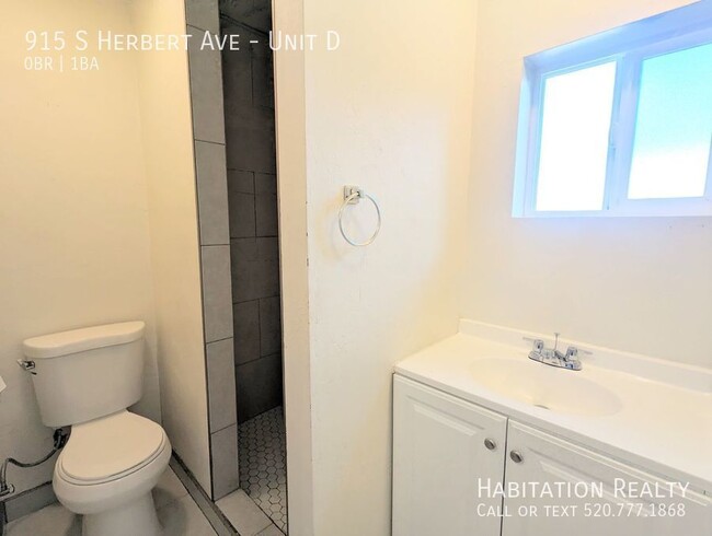 Building Photo - 915 S Herbert Ave