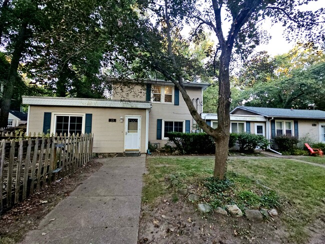 Building Photo - 45 Leitch Dr