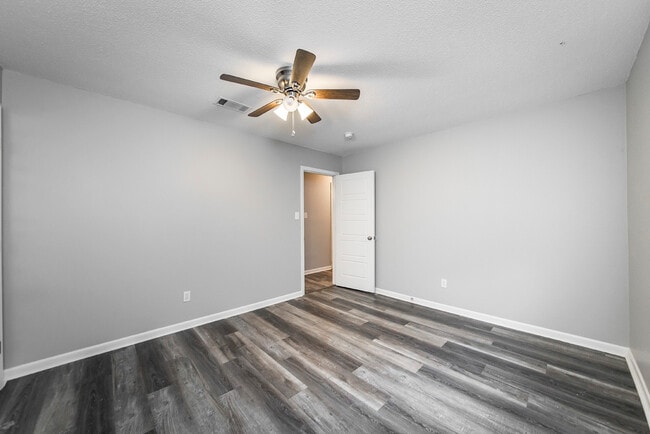 Building Photo - 17 Chalet St