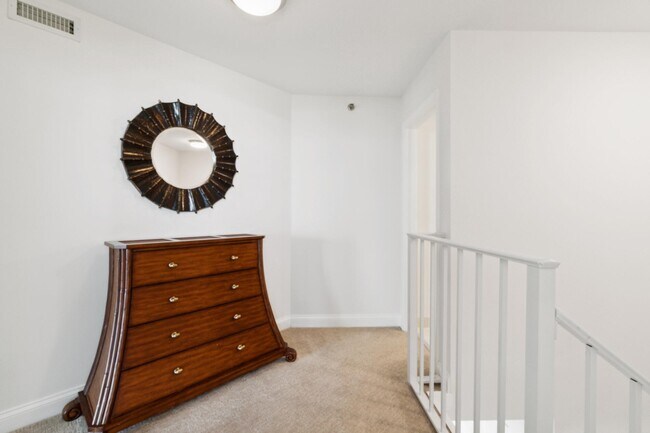 Building Photo - 2565 S Ocean Blvd