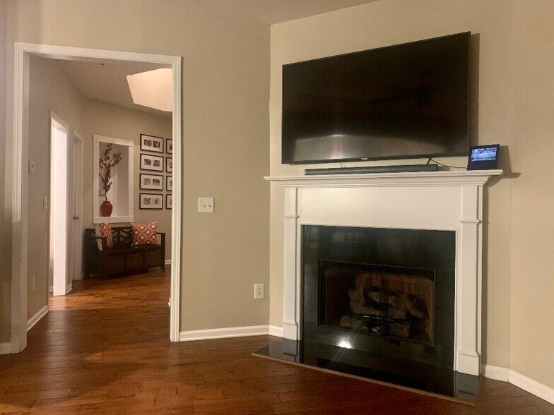 Living Room - 1624 Caswell Pkwy