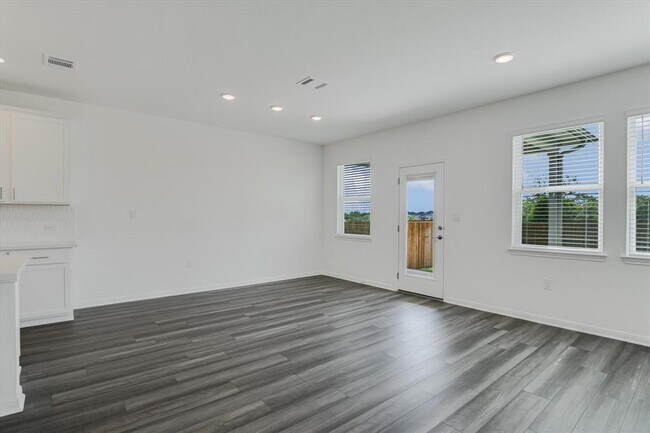 Building Photo - 1733 Lorant Ln