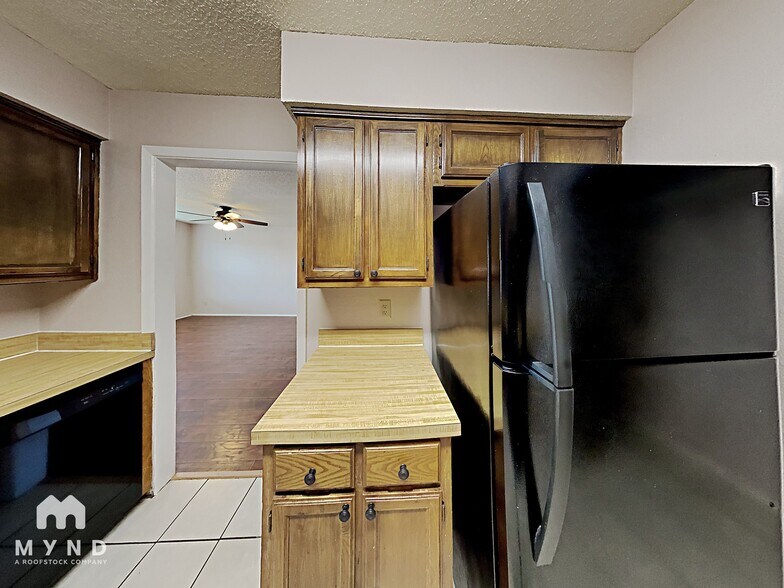 Building Photo - 5515 Brookview Ct