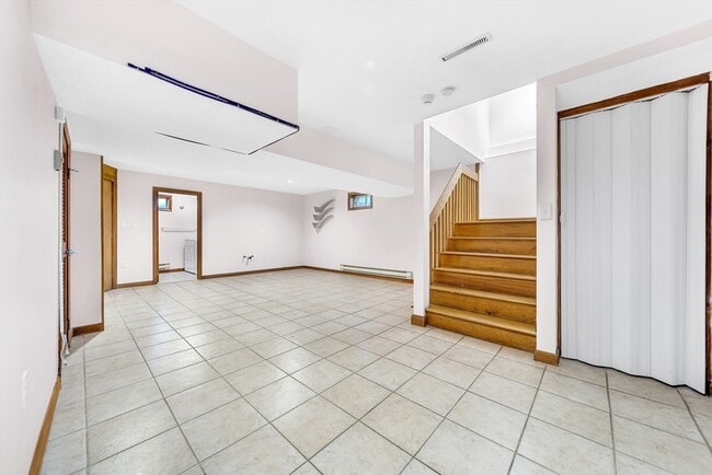 Building Photo - 16 Carthay Cir