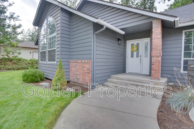 Building Photo - 4741 W Woodside Ave