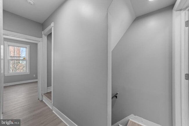 Building Photo - 346 Ridgeway St