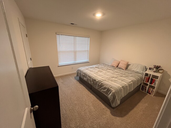 Upstairs bedroom - 2323 Evarts Hill Dr