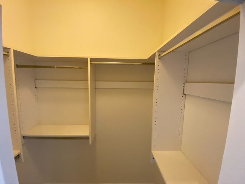 Building Photo - 43 Braelinn Dr