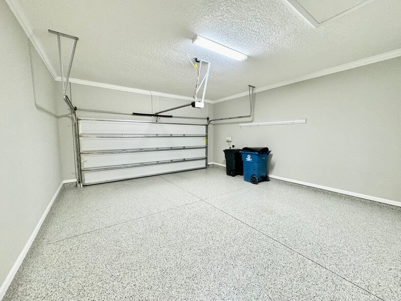 Building Photo - 45 Rinaldo Way