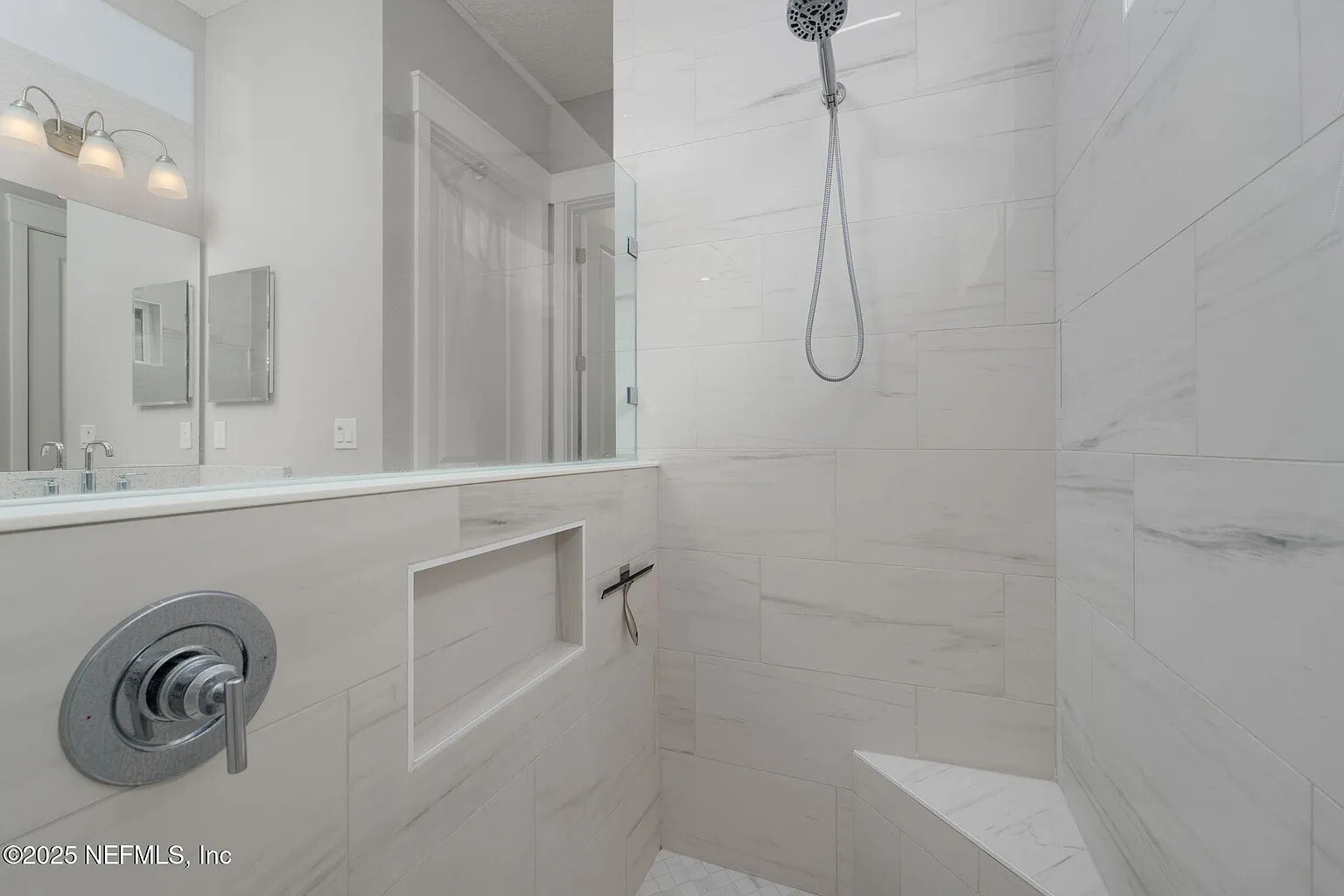 Building Photo - 40 Blue Hampton Dr