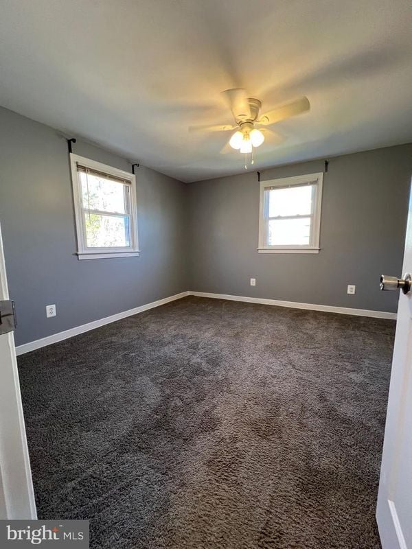 Building Photo - 5804 Shoshone Dr