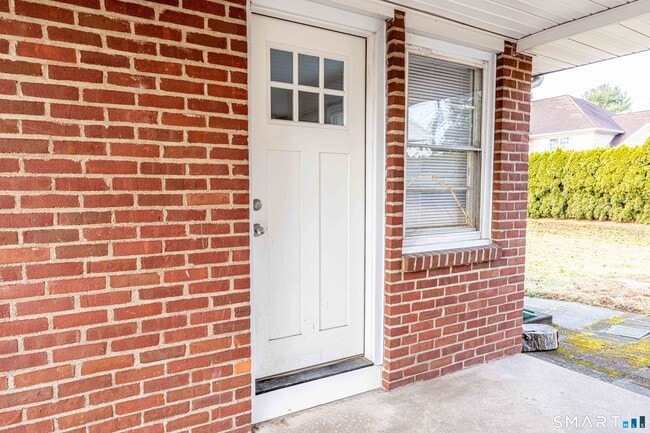 Building Photo - 109 Kings Hwy