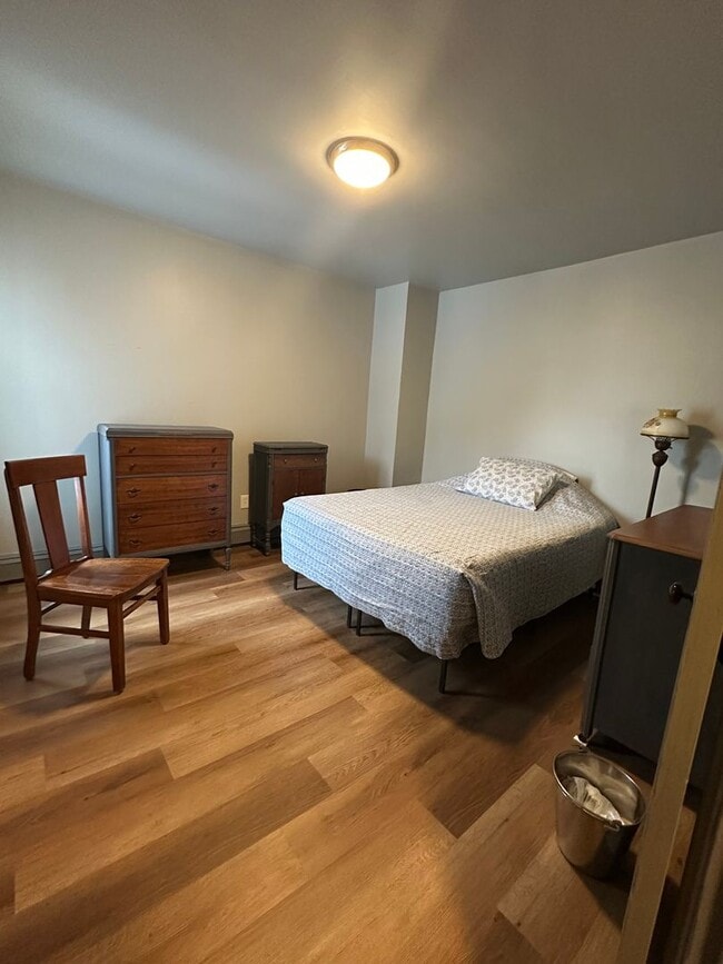 Building Photo - Lebanon City 3 bed- small dog allowed