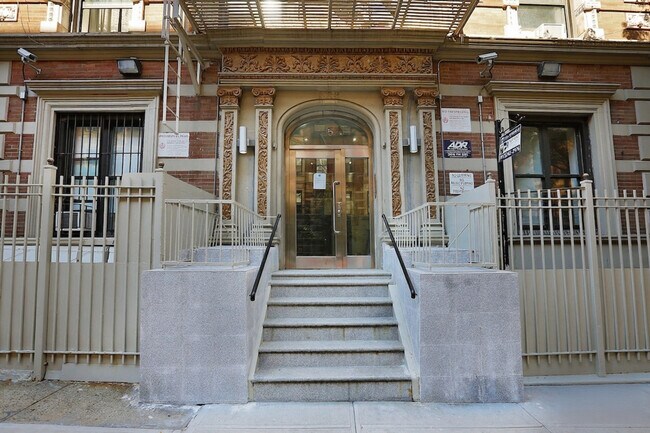Building Photo - 20 W 102nd St