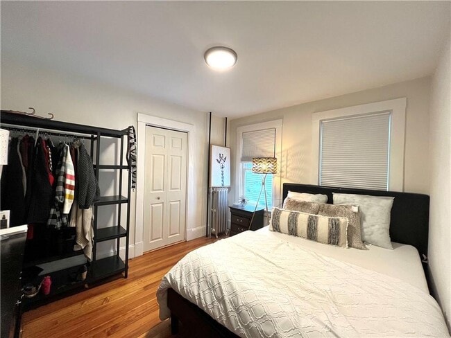 Building Photo - 16 Apthorp Ave