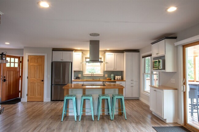 Building Photo - 13 Autumn Ln