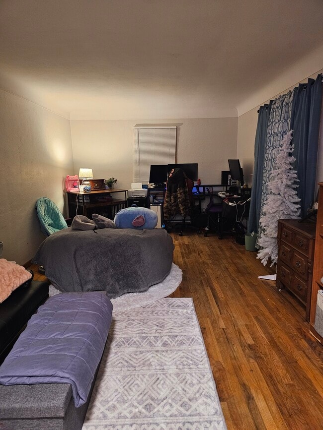 Building Photo - 2301 2nd St SW