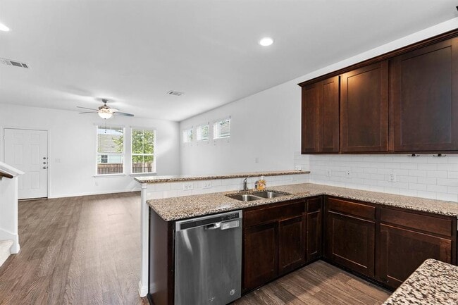 Building Photo - 213 Michaelis Dr