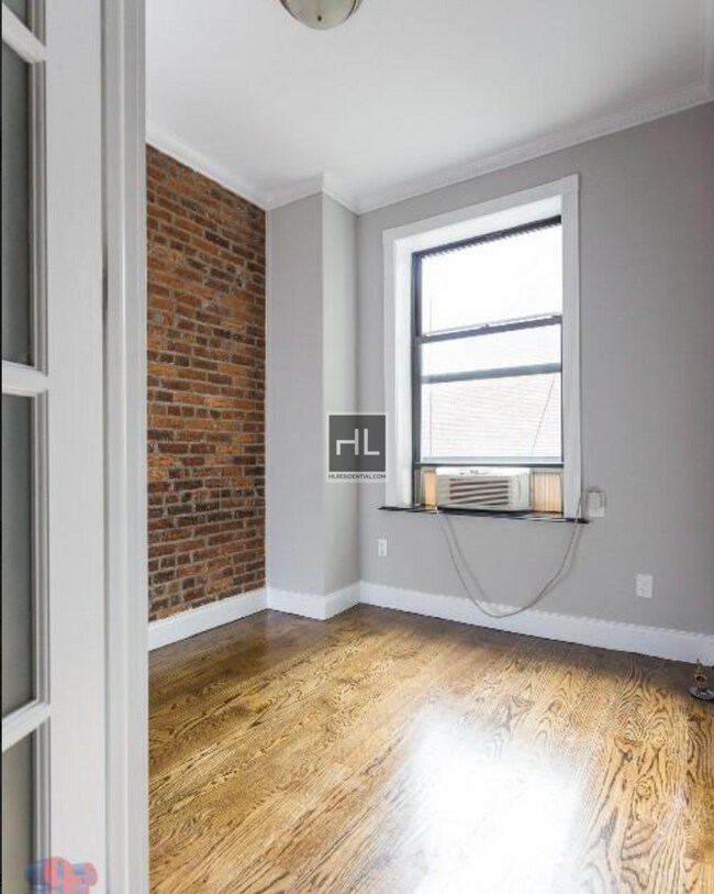 Building Photo - W 14TH ST.