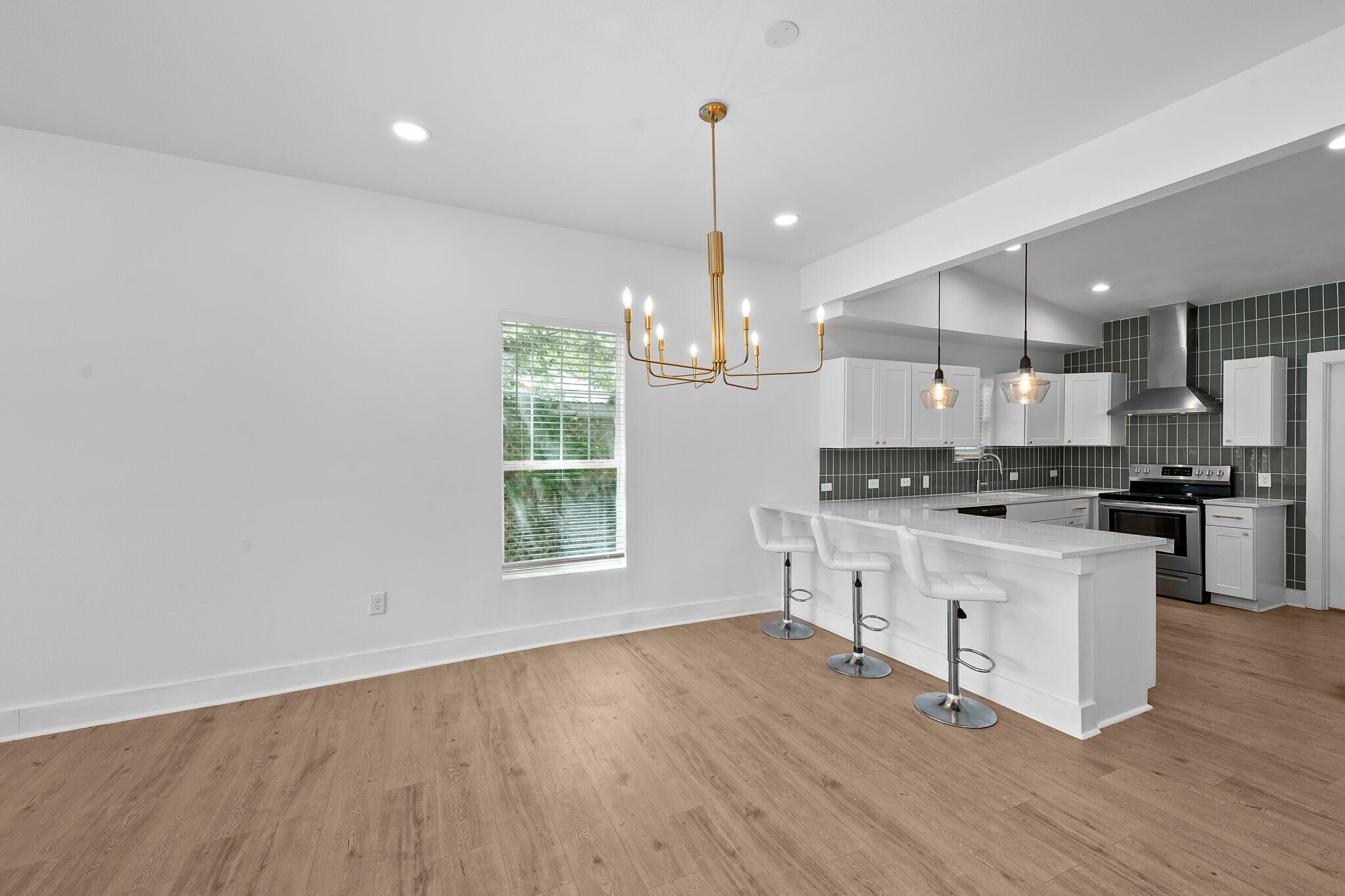 Building Photo - 725 Westfall Ave