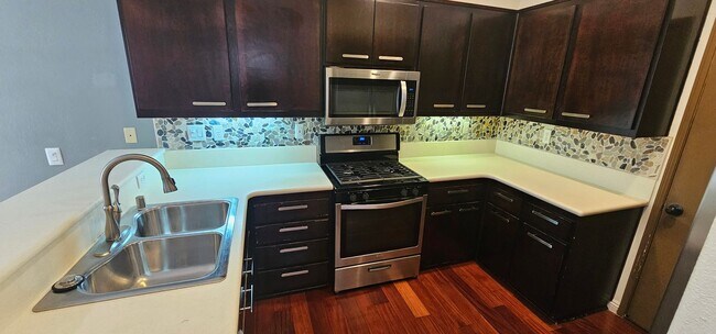 Building Photo - SAN DIEGO / SERRA MESA  - STONECREST VILLA...
