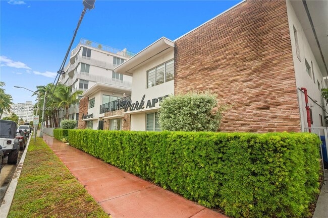 Building Photo - 2130 Park Ave
