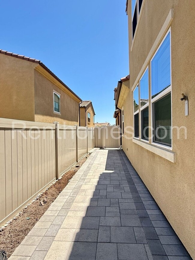 Building Photo - 10835 Wendy Wy