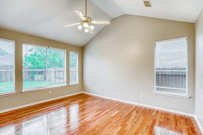 Building Photo - 12831 Pheasant Lake Ct