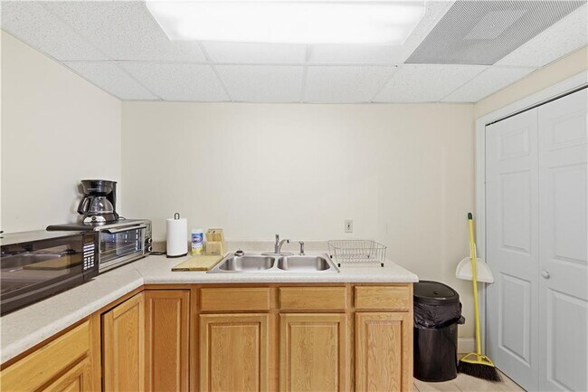 Building Photo - 260 Tabor Forest Dr