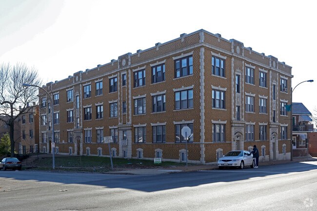 Building Photo - Golden Gate Apartments