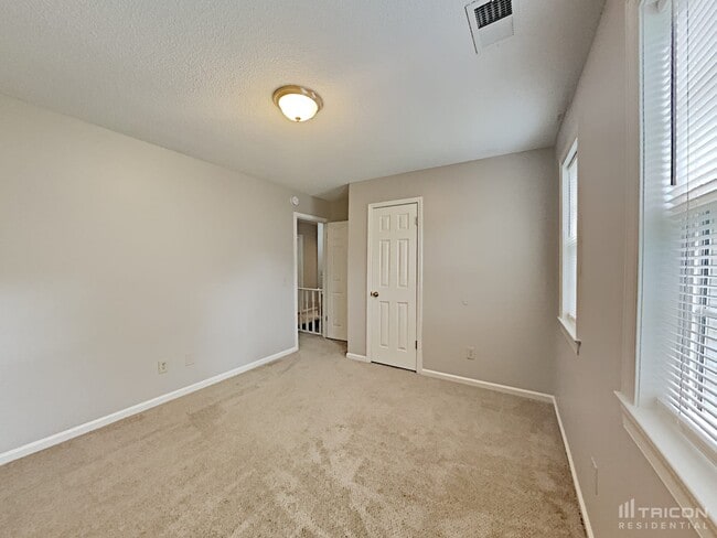 Building Photo - 120 Kenton Dr