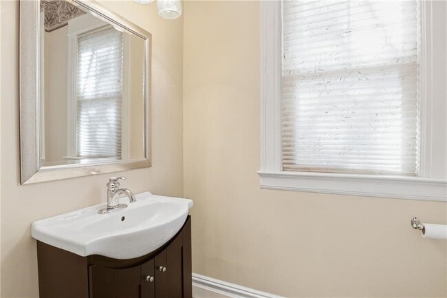 Building Photo - 155 Edgerton St