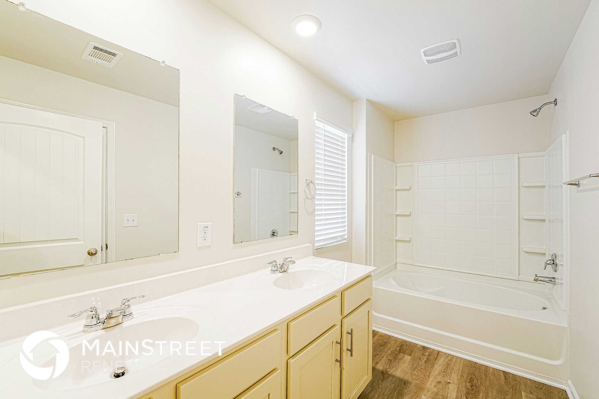 Building Photo - 282 Chelsea Park Rd