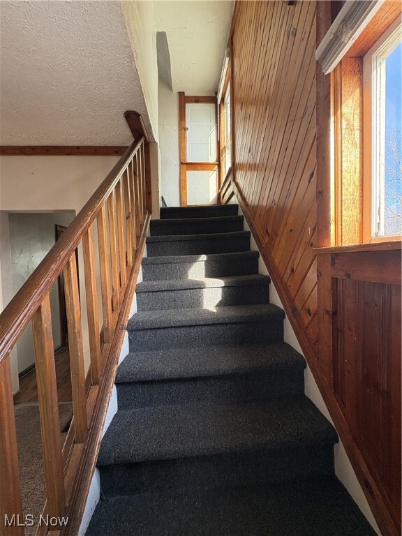 Building Photo - 565 Brown St