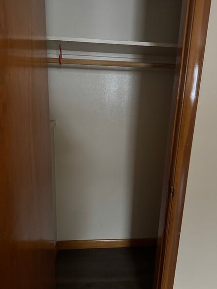 Building Photo - 285 1/4 Walnut St