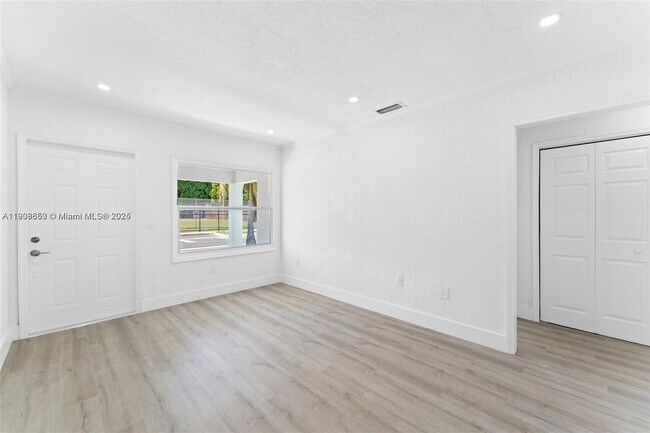 Building Photo - 3161 SW 27th Ln