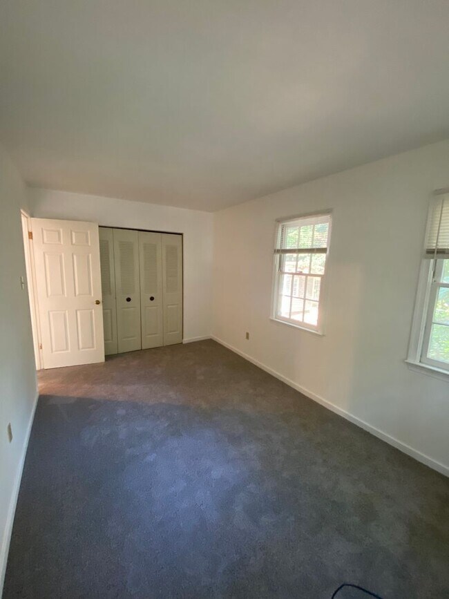 Building Photo - 1700 Taft Pl