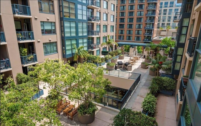 Building Photo - 530 K St