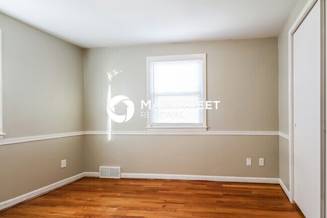 Building Photo - 3 Bedroom Pet-Friendly Home in Independenc...