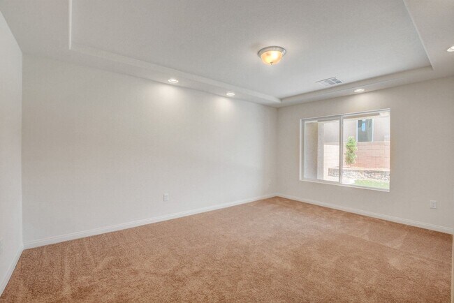 Building Photo - HUGE 3 Story, 5 Bedroom Home in the Southwest!
