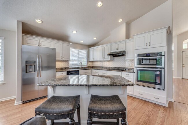 Building Photo - FULLY FURNISHED Sparks home with all utilities included and flexible lease options