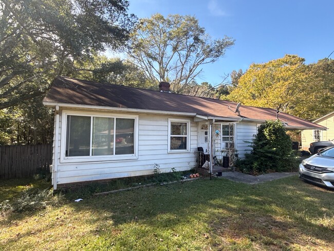 Building Photo - 4104 Old Austell Rd