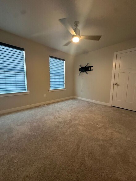 Building Photo - 91 Sierra Dr