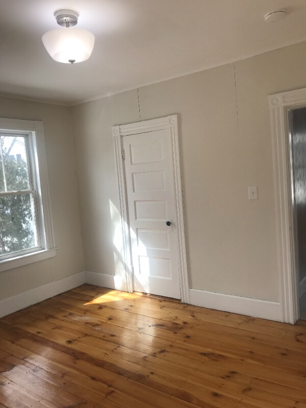 Building Photo - 25 R Saunders St