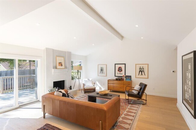 Building Photo - 2815 Goldbridge Dr