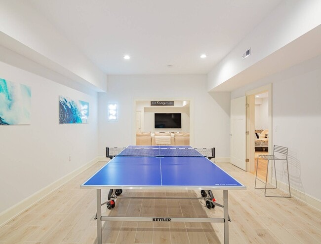 Building Photo - 72 Talmage Farm Ln